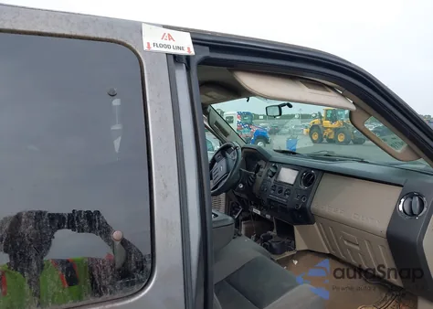 2009 Ford F-250 Xlt z USA, uszkodzony, nr VIN 1FTSX21509EB15708